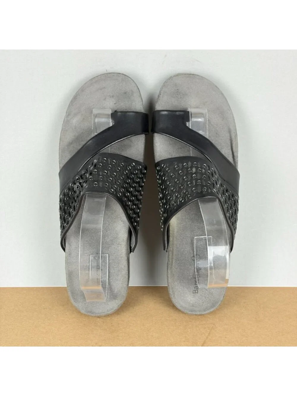 BareTraps Juny Faux leather Toe Loop Sandals Womens 10 Black Slip On Casual